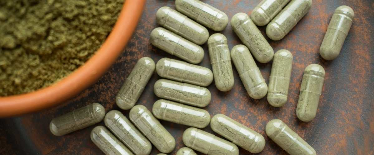 Which natural herb is best for you? Kratom or Kanna?